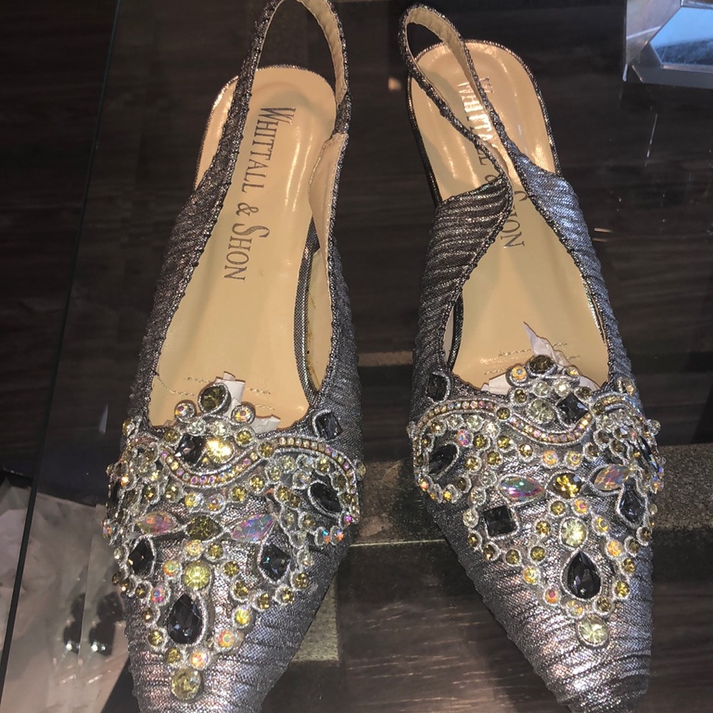 Whittall & Shon silver/gray sling back shoes.